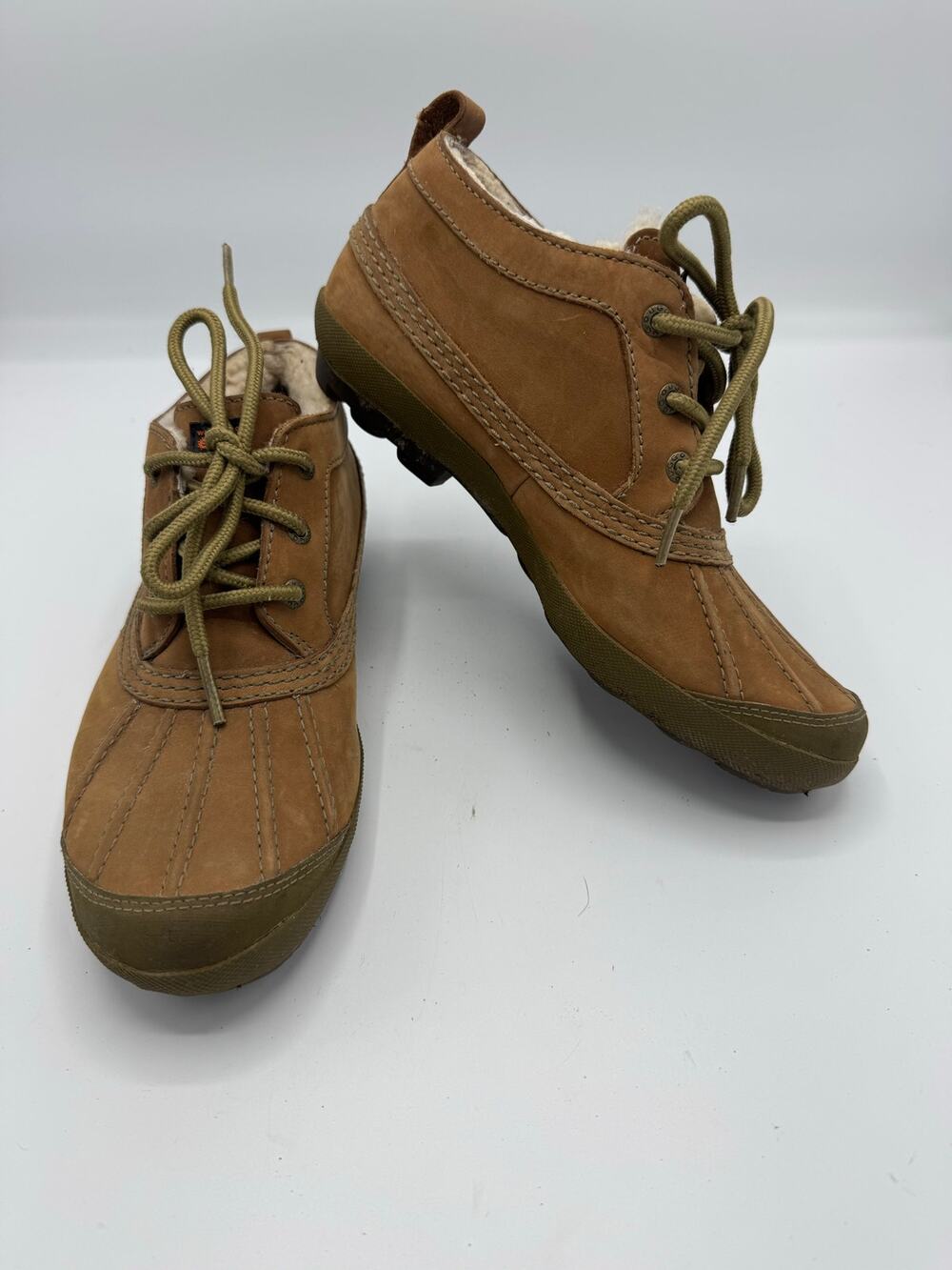 UGG Australia Magpie Duck Boots Low Ankle Waterproof Shoes Womens Size 8.5 Tan